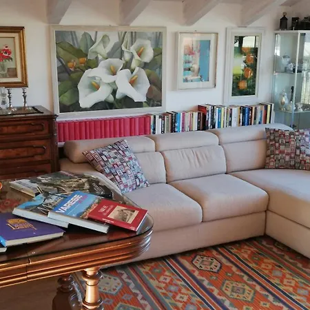 La Collina Since 2008 No Smoking Bed & Breakfast
